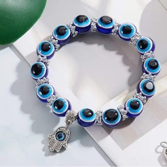 EVIL EYE STRETCH BRACELET-NEW - Picture 1 of 5